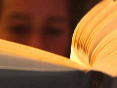 Neuwied: Weihnachtliche Lesung in der Stadtbibliothek am 9. Dezember