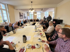 Mnnerfrhstck der Mnnerarbeit im Kirchenkreis Altenkirchen blickt hinter die Kulissen