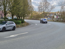 Fehlende Fahrbahnmarkierungen in Altenkirchen: LBM verspricht Abhilfe