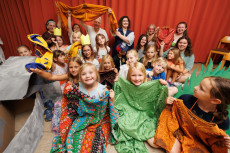 Kinder bringen "Der barmherzige Samariter" als Musical auf die B�hne in Selters