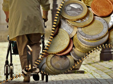 Nicole nrgelt  ber immer wieder verschobenes Rentenalter