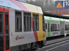 Nicole n�rgelt...�ber die verlorene Eisenbahnromantik