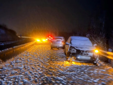 Aktualisiert| Verkehrschaos auf der B256 bei Rengsdorf: Unf�llen und Falschfahrer
