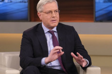 Norbert R�ttgen diskutiert Deutschlands Au�enpolitik auf Schloss Arenfels