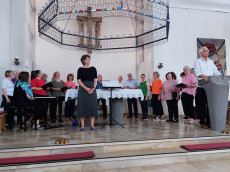 Offene Kultur-Kirche mit "Stimm-VIELFALT": Familie Uebe-Emden, Intermezzo-Langenau und Ensemble Sch�ne T�ne konzertieren