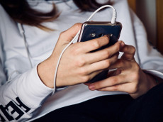 Podiumsdiskussion in Nentershausen: Handynutzung an Schulen im Fokus