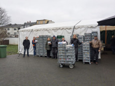 Rekordspenden f�r die Neuwieder Tafel an den Adventssamstagen