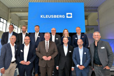 Richtfest der neuen Produktionshalle von KLEUSBERG in Wissen mit Ministerpr�sident Gordon Schnieder