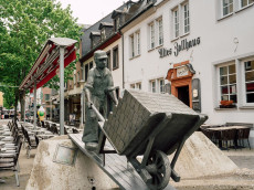 Zwischen Vulkanismus und Stadtgeschichte: Zwei F�hrungen laden zum Wandern und Erkunden ein