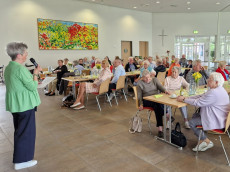 Fr�hlicher Seniorennachmittag in Horhausen ganz im Zeichen des Mai