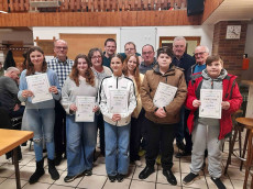 Beliebtes "Sauschie�en" bei der Sch�tzenbruderschaft in Selbach