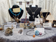 Schmuckschau im UNIKUM: Ein Abend voller Glanz und Handwerkskunst