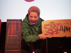 Vivien aus Koblenz siegt beim Debt des Schusterstadt-Slams in Montabaur