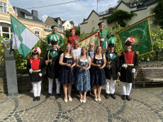 Unkel stellt neue Weinmajest�ten vor: Saskia Corvinus wird Weink�nigin 2026/2027