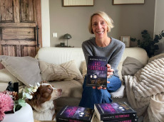 Altenkirchener Buchautorin bedient mit Das Forsthaus erstmals Krimi-Sparte