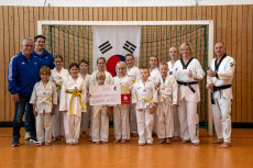 F�rderverein unterst�tzt Taekwondo Supersonics mit Spende