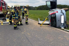 Akrualisiert: Verkehrsunfall bei Bachenberg: Pkw rutscht in B�schung