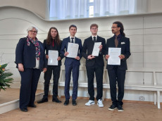 Vier Abiturienten des WHG Neuwied erhalten MINT-EC-Zertifikate