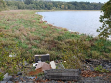 Illegale M�llentsorgung am Dreifelder Weiher