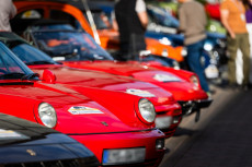 Oldtimer-Rallye durch Taunus und Westerwald startet in Bad Ems
