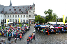 Pilger trotzen Wolkenbr�chen beim Wallfahrtstag im Kloster Marienstatt