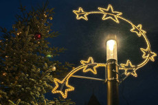 44 Leuchtende Sterne kndigen in der Wissener Innenstadt den Advent an