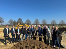 Neues B�rogeb�ude st�rkt wirtschaftliche Zukunft in Stra�enhaus