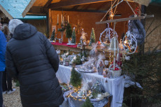 Festliche Erffnung des Httendorfes in Dierdorf mit Jagdhornklngen