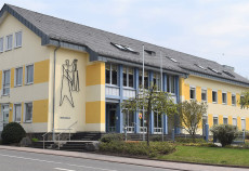 Heranwachsender demolierte Wohnungst�r seiner Ex-Freundin � Amtsgericht Altenkirchen verhandelte