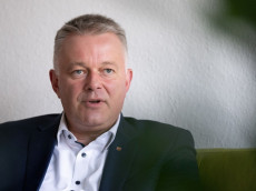 Politische Landschaft in Bewegung: Rheinland-Pf�lzische Reaktionen auf die Wahlergebnisse