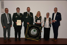 Schtzenverein Elkhausen-Katzwinkel e.V. erhlt Sportplakette des Bundesprsidenten