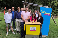 Jana Grf startet Wahlkampftour auf dem Fahrrad: Politik im Dialog von Dorf zu Dorf