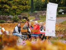 Kaffee, Gesprche und Trost: Caf Gieknnchen ldt auf dem Friedhof in Selters ein