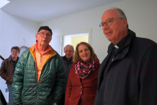 Bischof Ackermann besucht Neuwieder Tafel: Einblicke in Versorgung und Vielfalt