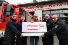 Vorweihnachtliche Freude bei der Feuerwehr Feldkirchen