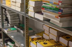 Kostenlose Schulb�cher: Unterst�tzung f�r Familien mit geringem Einkommen