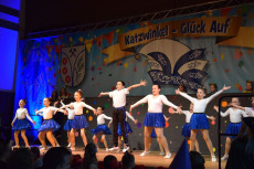 Kinderkarneval in Katzwinkel f�llt Gl�ck Auf Halle bis auf den letzten Platz