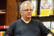 Autorenlesung im Hospizverein Altenkirchen: Ingo Fischer stellt Erfolgsroman vor