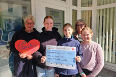 Kinder spenden f�r trauernde Familien in Neuwied