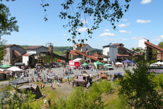 Kreisfamilienfest verwandelt H�hr-Grenzhausen in gro�en Spielplatz
