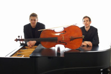 Filmmusik neu interpretiert: Duo Clavicello in Selters