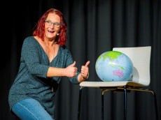 Anny Hartmann bringt ihr Programm "Klima-Ballerina" nach Neuwied