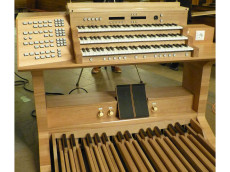 Pfingstgottesdienst vor der Christuskirche mit Orgel unter freiem Himmel