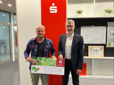 Sparkassenkunde gewinnt 10.000 Euro bei PS-Sparen