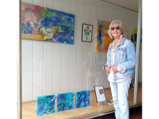 "Gefaltete Realit�t" im Kunstschaufenster in Altenkirchen