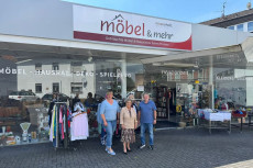 Vorstand besucht neu gestaltete M�belhalle in Altenkirchen