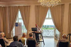 Vielf�ltige Zitherkl�nge im Schloss Engers: Jubil�umskonzert zum 20. Zitherseminar