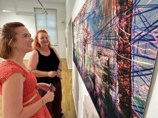 GEDOK-Ausstellung zeigt Vielfalt von K�nstlerinnen im Roentgen-Museum