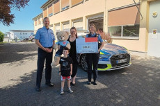 Polizei Hachenburg spendet f�r Kinderhospizdienst Westerwald