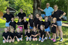 Neue T-Shirts f�r die Tanzeselchen der KG Wissen